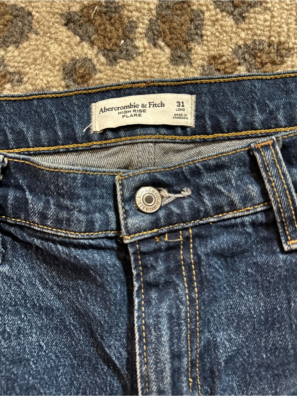 Abercrombie & Fitch High-Rise Flare Jeans LONG